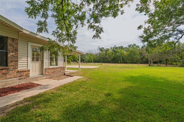 2566 County Road 147, Gainesville, TX 76240