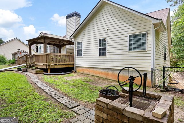 9 CROSS POINTE Way, Hiram, GA 30141
