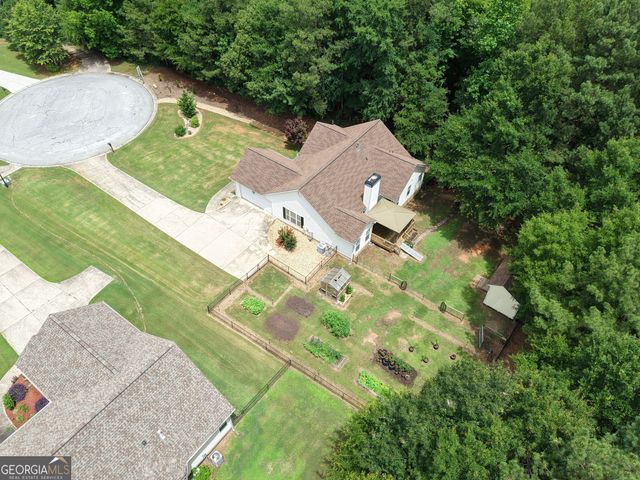 9 CROSS POINTE Way, Hiram, GA 30141