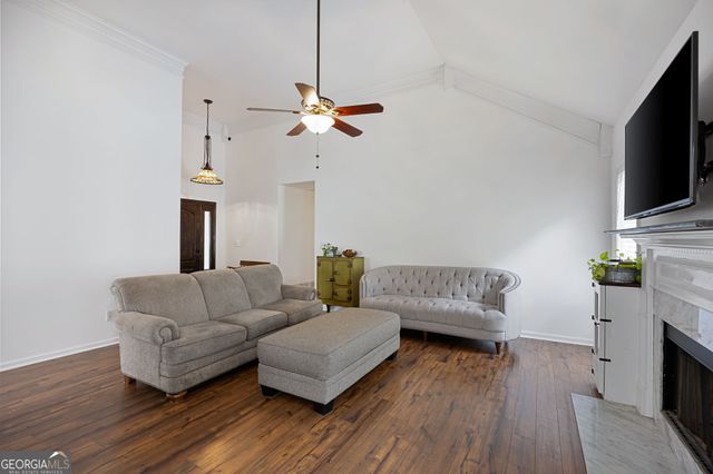 9 CROSS POINTE Way, Hiram, GA 30141
