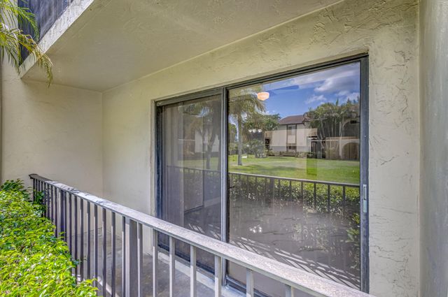 4821 Sable Pine Circle, West Palm Beach, FL 33417