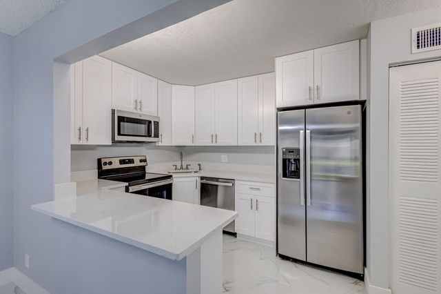 4821 Sable Pine Circle, West Palm Beach, FL 33417