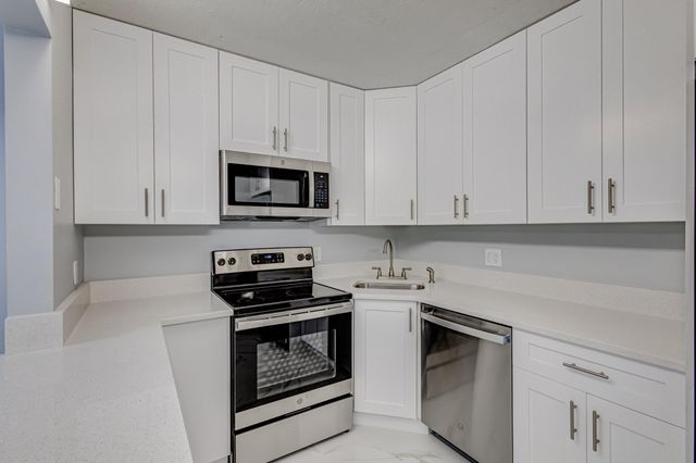4821 Sable Pine Circle, West Palm Beach, FL 33417