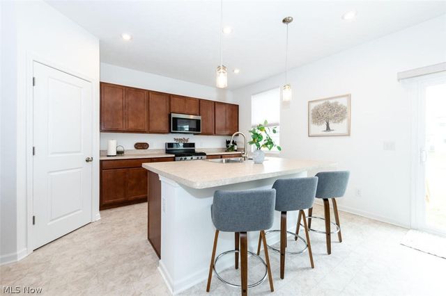23633 Rebecca Lane, Columbia Station, OH 44028