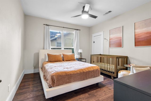 406 S Montreal Avenue, Dallas, TX 75208