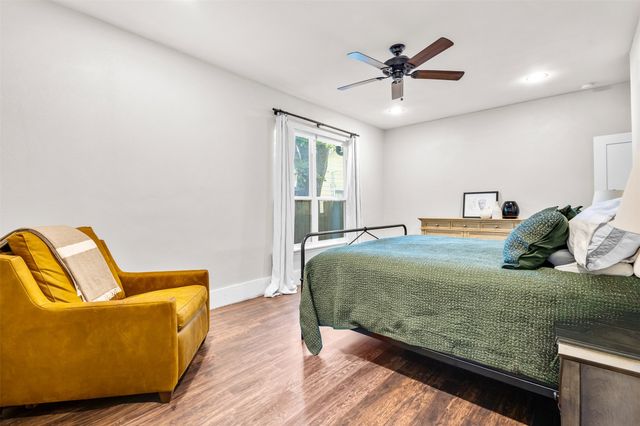 406 S Montreal Avenue, Dallas, TX 75208