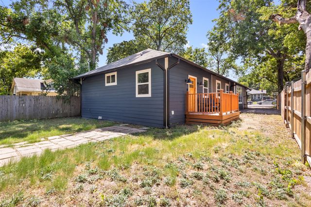 406 S Montreal Avenue, Dallas, TX 75208