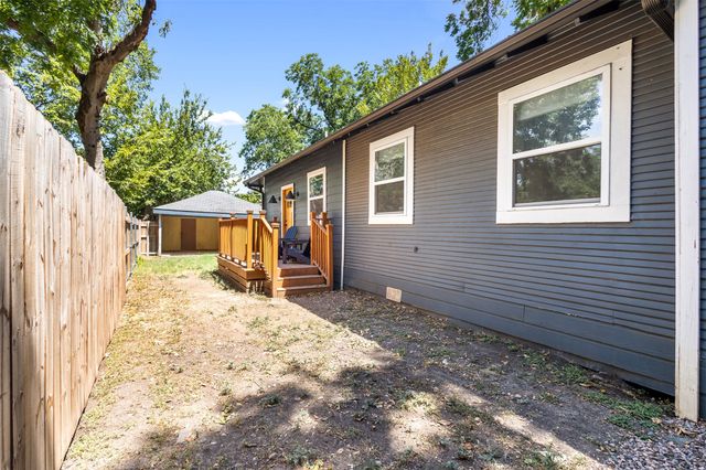 406 S Montreal Avenue, Dallas, TX 75208