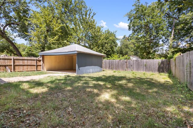 406 S Montreal Avenue, Dallas, TX 75208