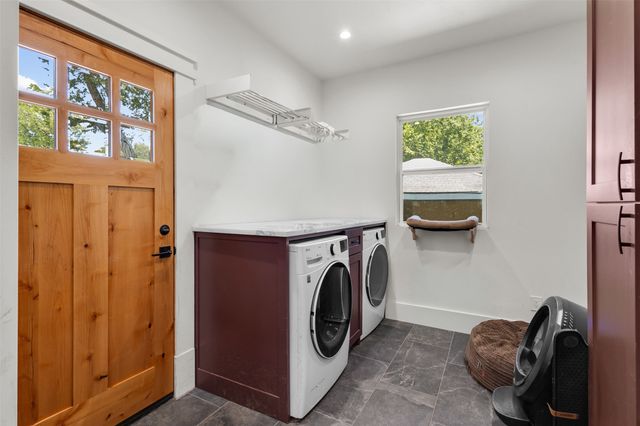 406 S Montreal Avenue, Dallas, TX 75208