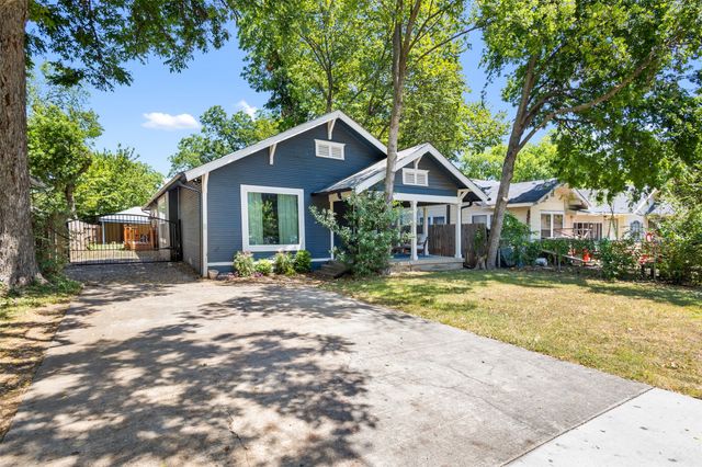 406 S Montreal Avenue, Dallas, TX 75208