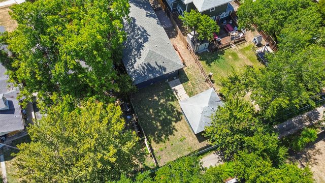 406 S Montreal Avenue, Dallas, TX 75208
