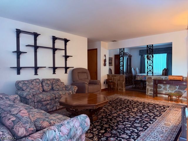 85 Fulton St, Clark Twp., NJ 07066