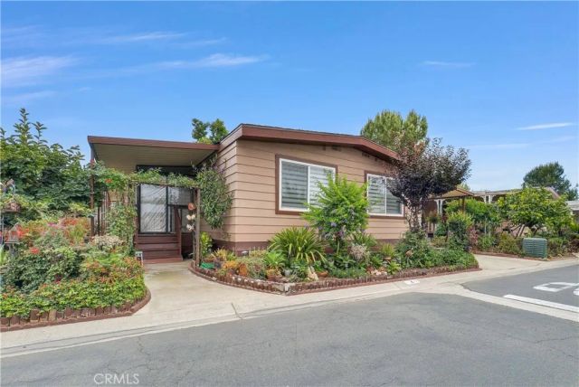11250 Beach 4, Stanton, CA 90680