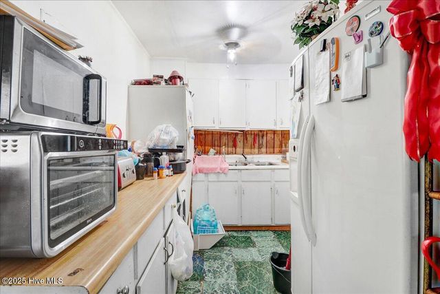 1605 Waverly Avenue, Kinston, NC 28504