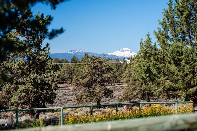 21042 Robin Avenue, Bend, OR 97703