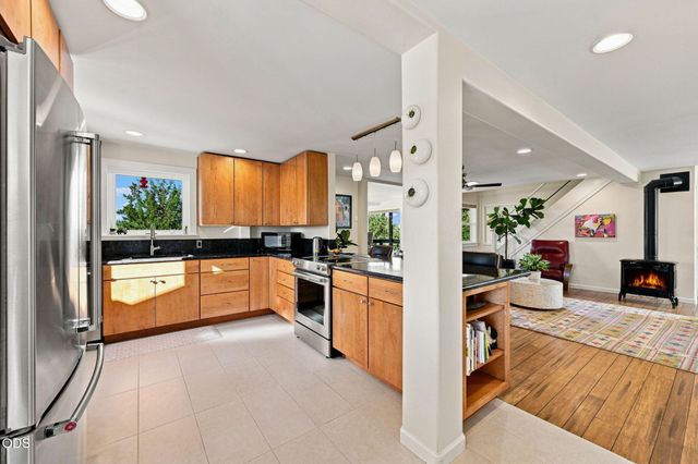 21042 Robin Avenue, Bend, OR 97703