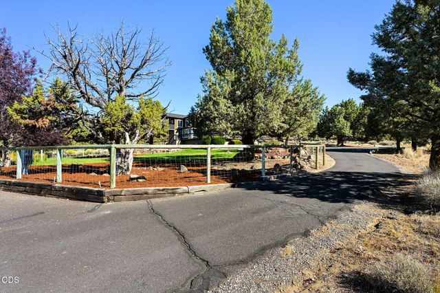 21042 Robin Avenue, Bend, OR 97703
