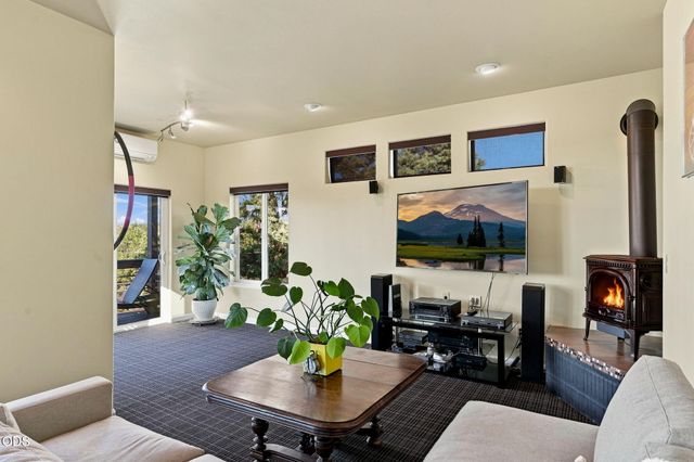 21042 Robin Avenue, Bend, OR 97703