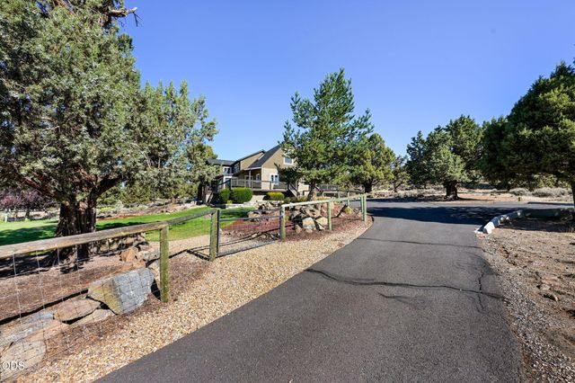 21042 Robin Avenue, Bend, OR 97703