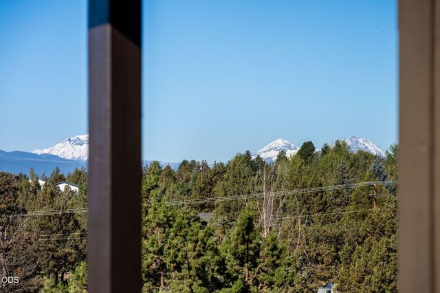 21042 Robin Avenue, Bend, OR 97703