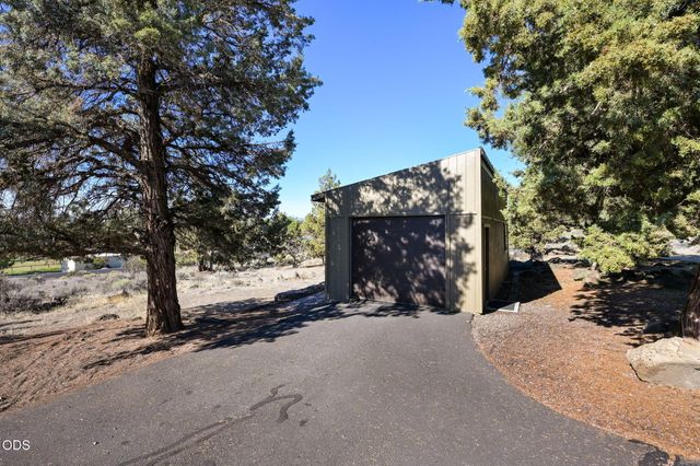 21042 Robin Avenue, Bend, OR 97703