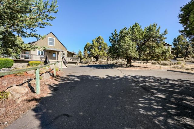 21042 Robin Avenue, Bend, OR 97703