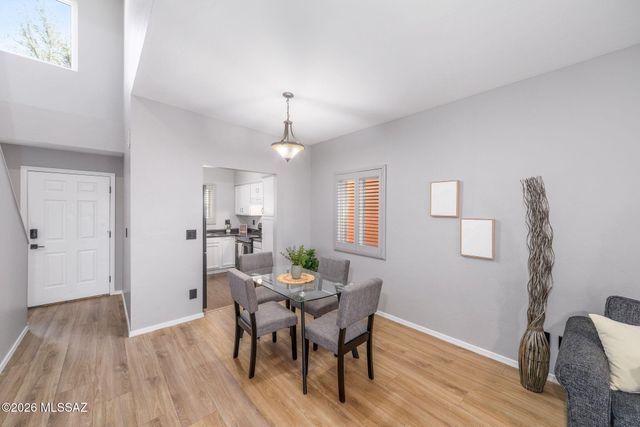 1694 E Calle Grandiosa, Tucson, AZ 85706