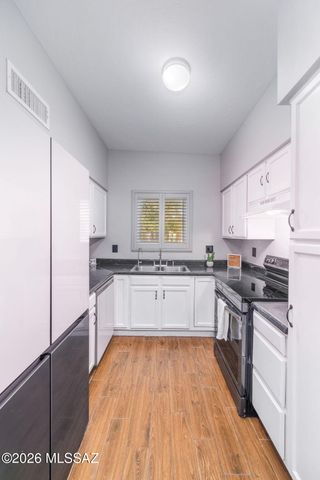 1694 E Calle Grandiosa, Tucson, AZ 85706