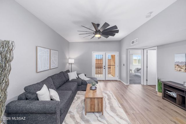 1694 E Calle Grandiosa, Tucson, AZ 85706