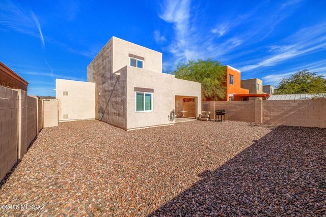 1694 E Calle Grandiosa, Tucson, AZ 85706