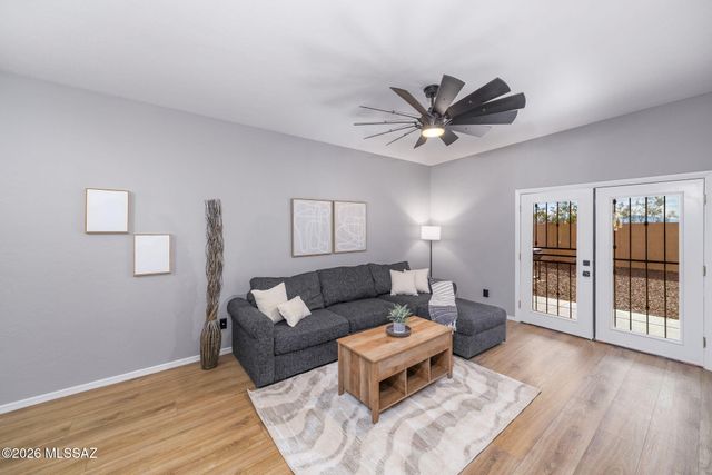 1694 E Calle Grandiosa, Tucson, AZ 85706