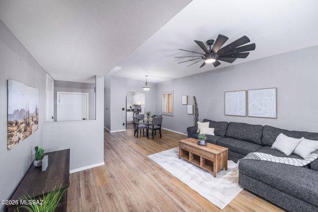 1694 E Calle Grandiosa, Tucson, AZ 85706