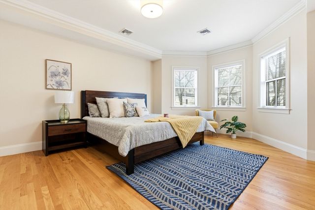 36 Naples Rd, Brookline, MA 02446