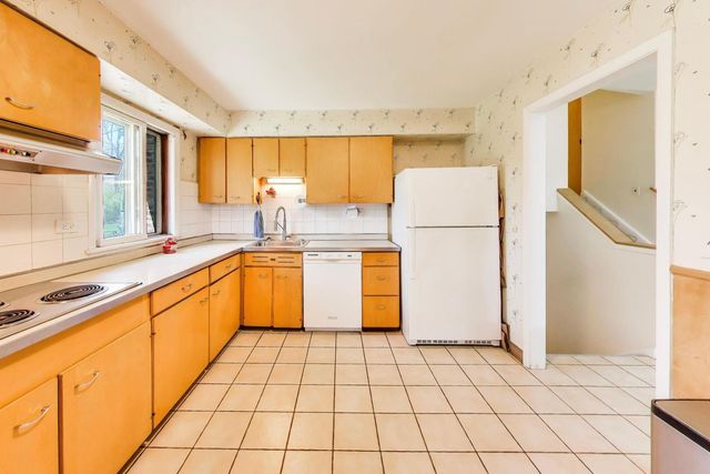 2710 Marl Oak Drive, Highland Park, IL 60035