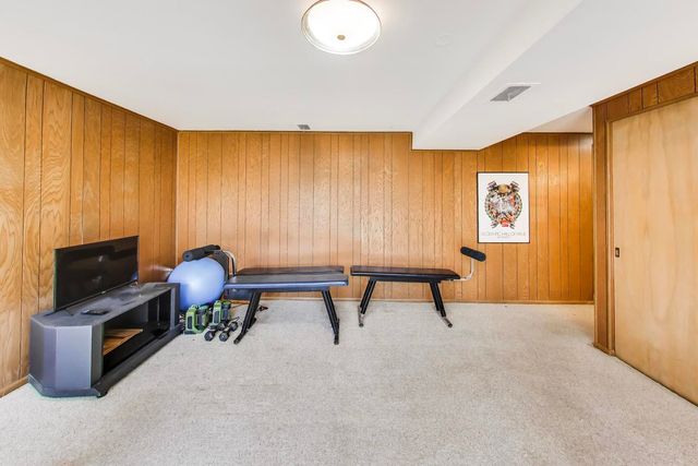 2710 Marl Oak Drive, Highland Park, IL 60035