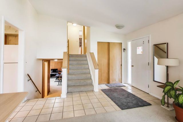 2710 Marl Oak Drive, Highland Park, IL 60035
