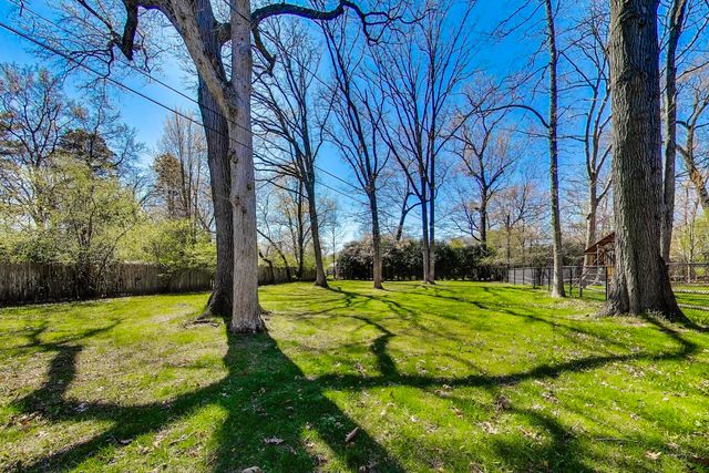 2710 Marl Oak Drive, Highland Park, IL 60035