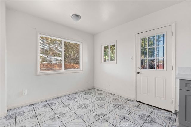 2135 Down, Riverside, CA 92507