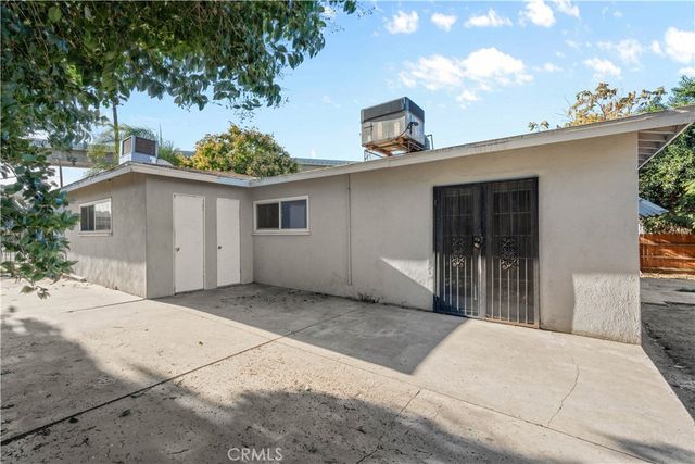 2135 Down, Riverside, CA 92507