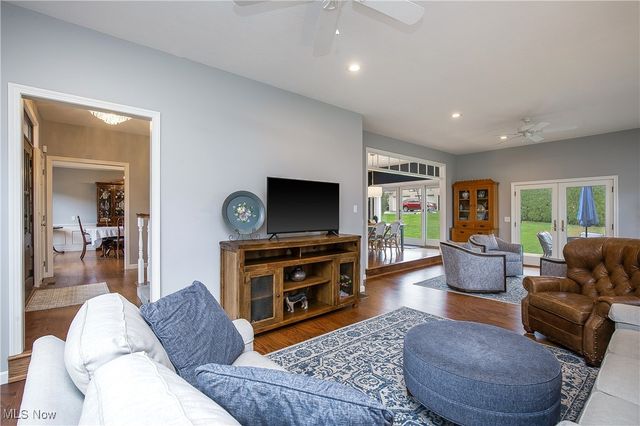 2866 Carie Hill Circle NW, Massillon, OH 44646