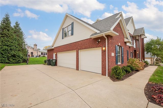2866 Carie Hill Circle NW, Massillon, OH 44646