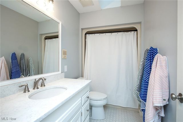 2866 Carie Hill Circle NW, Massillon, OH 44646