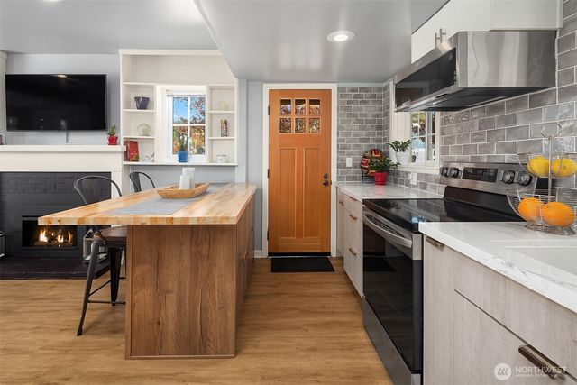 232 N Sunset Drive, Camano Island, WA 98282