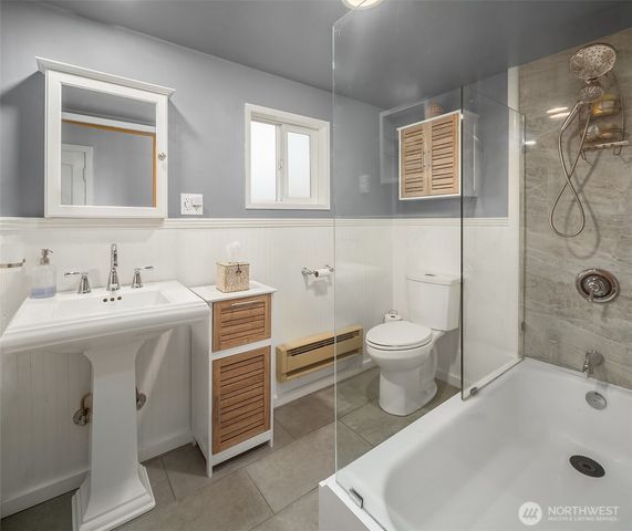 232 N Sunset Drive, Camano Island, WA 98282