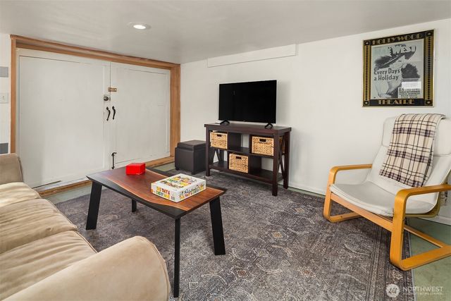 232 N Sunset Drive, Camano Island, WA 98282