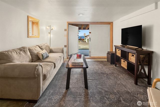 232 N Sunset Drive, Camano Island, WA 98282