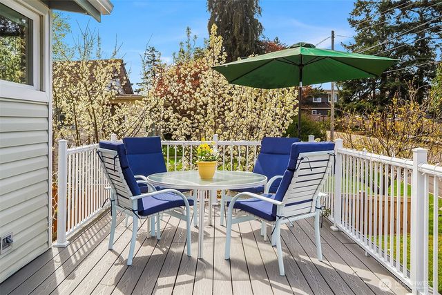232 N Sunset Drive, Camano Island, WA 98282