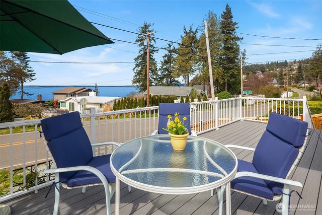 232 N Sunset Drive, Camano Island, WA 98282