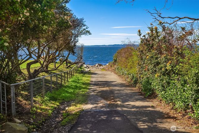 232 N Sunset Drive, Camano Island, WA 98282